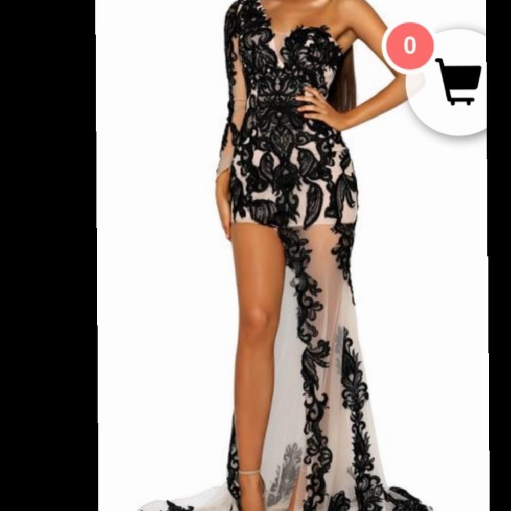 PORTIA AND SCARLETT LONG PROM DRESS